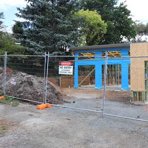 do you deliver and install temporary fencing and what's the cost for this in Miami Shores